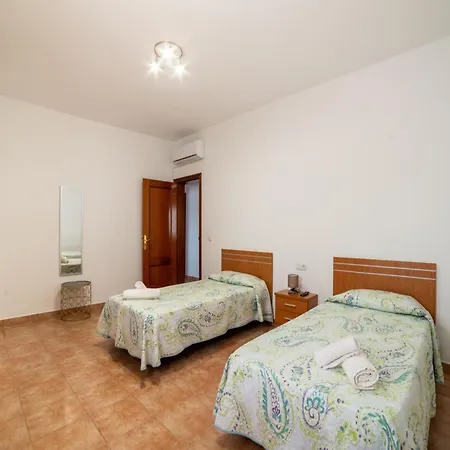 In Near Beaches, Cleaning Included *